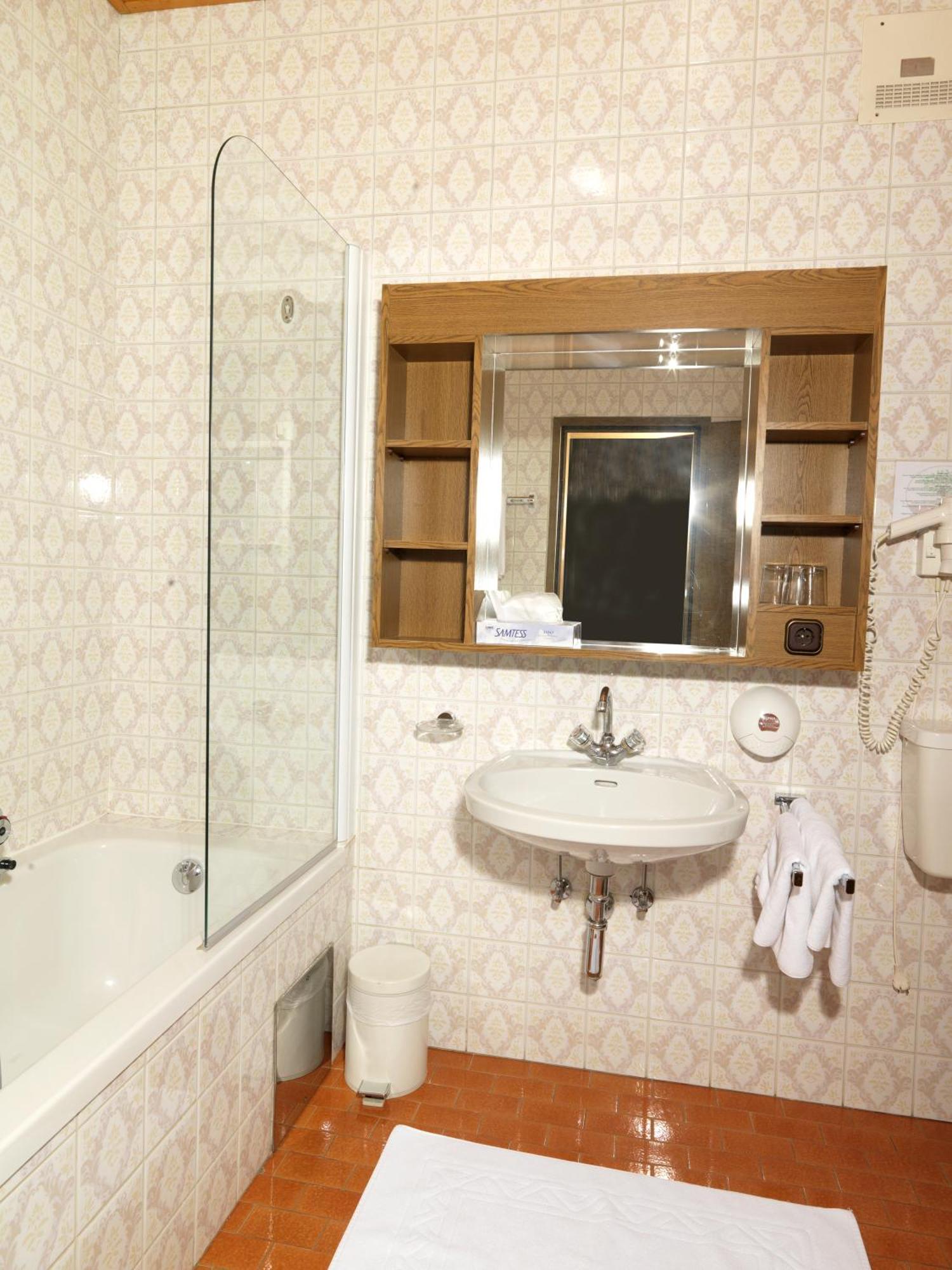 Hotel Goldener Loewe Kufstein Room photo
