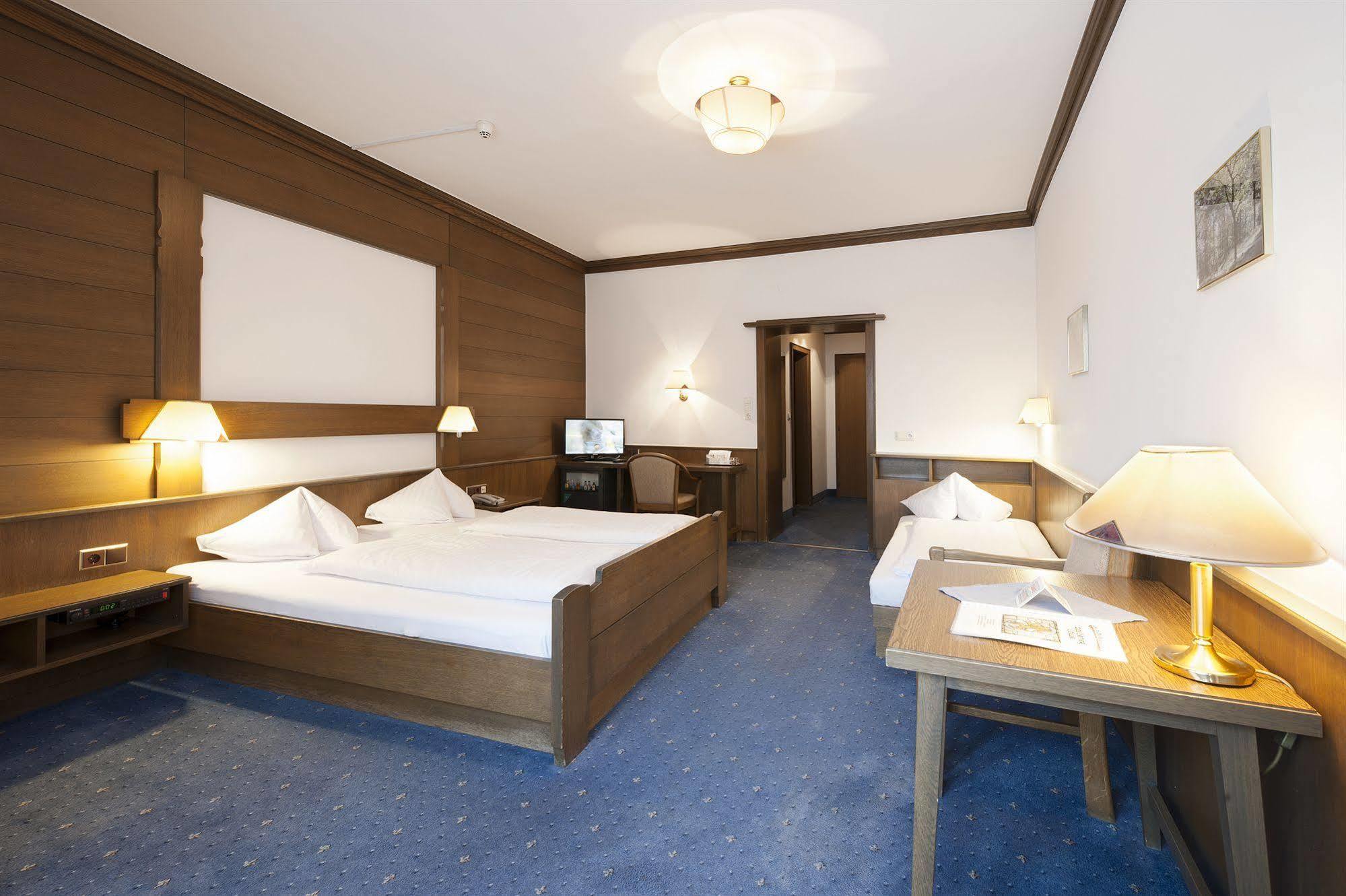 Hotel Goldener Loewe Kufstein Exterior photo