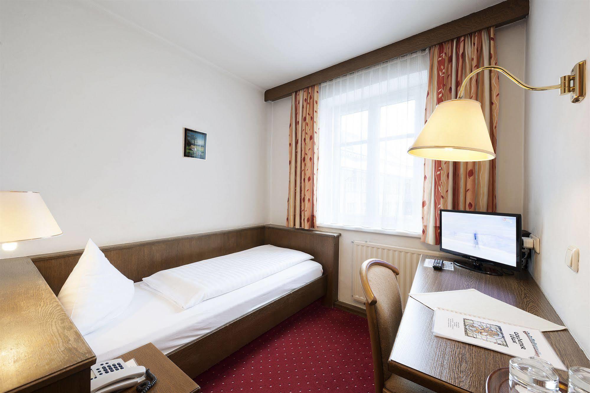 Hotel Goldener Loewe Kufstein Exterior photo