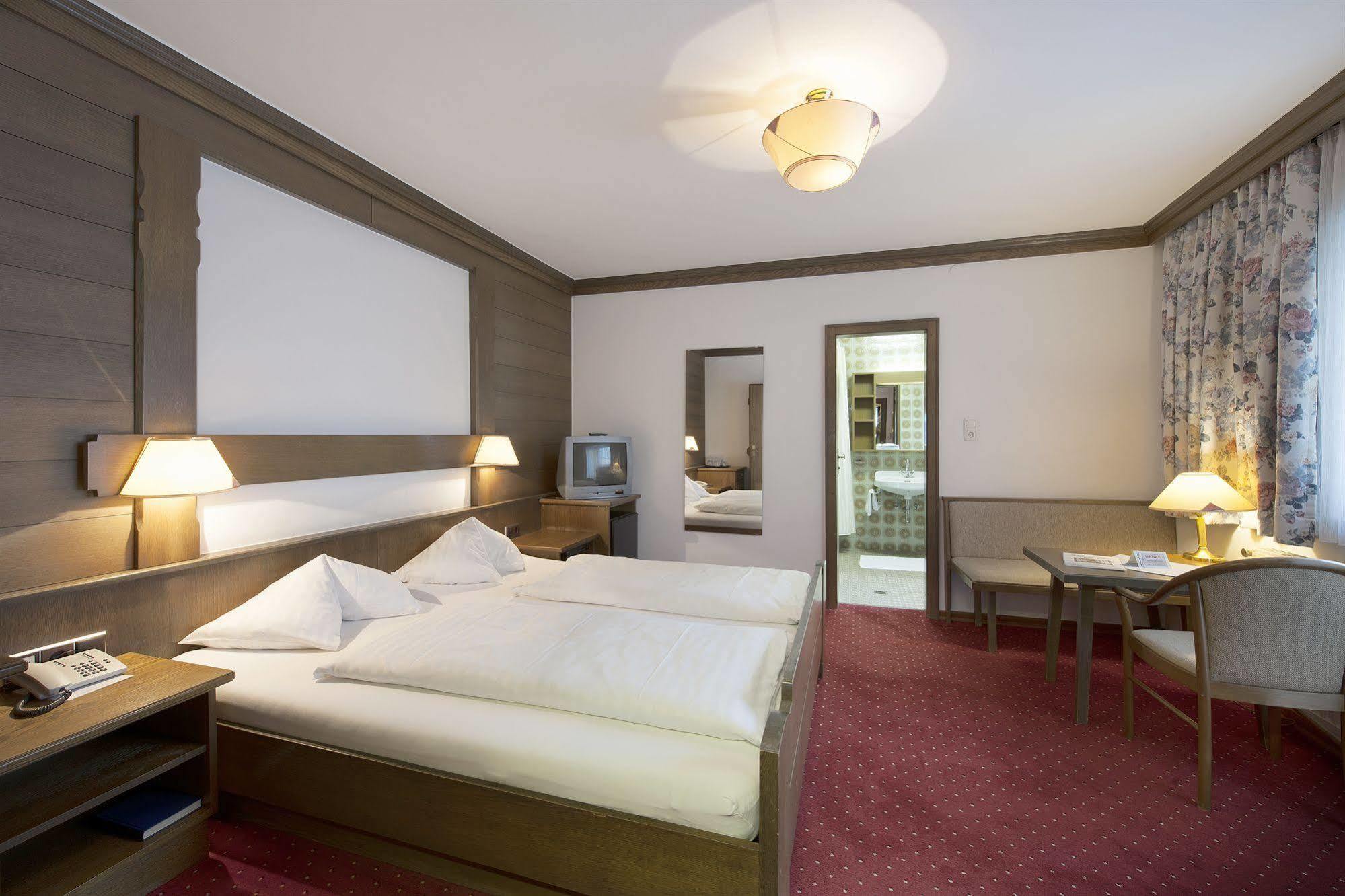 Hotel Goldener Loewe Kufstein Exterior photo