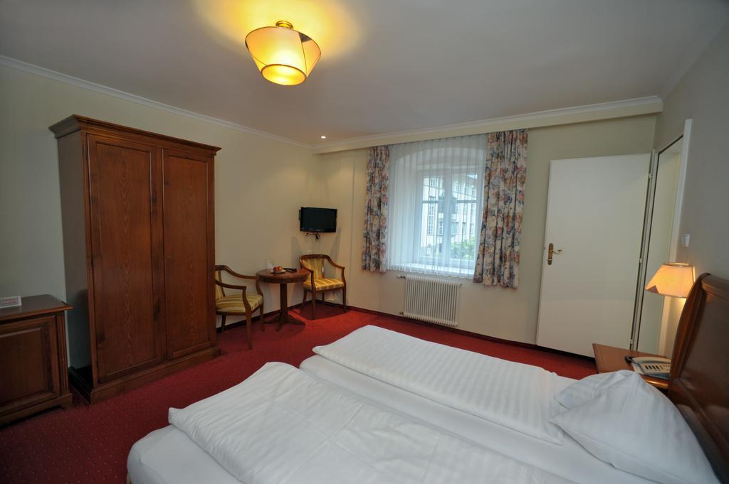 Hotel Goldener Loewe Kufstein Room photo